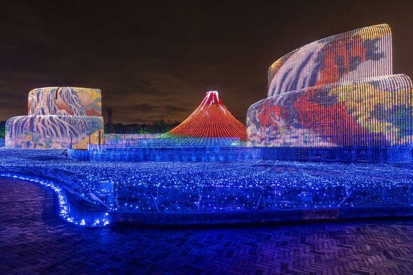 【愛媛県内発】 なばなの里イルミネーションと鈴鹿の森庭園・松阪牛を食す 2日間2